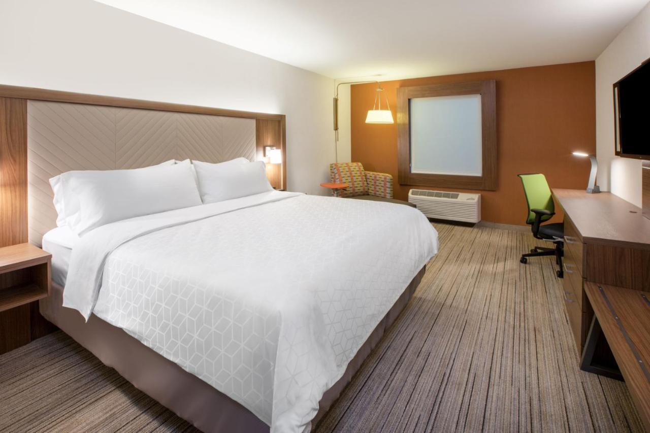 Holiday Inn Express & Suites Dyersburg By Ihg Bagian luar foto
