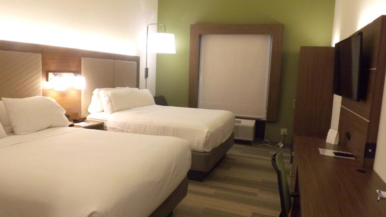 Holiday Inn Express & Suites Dyersburg By Ihg Bagian luar foto