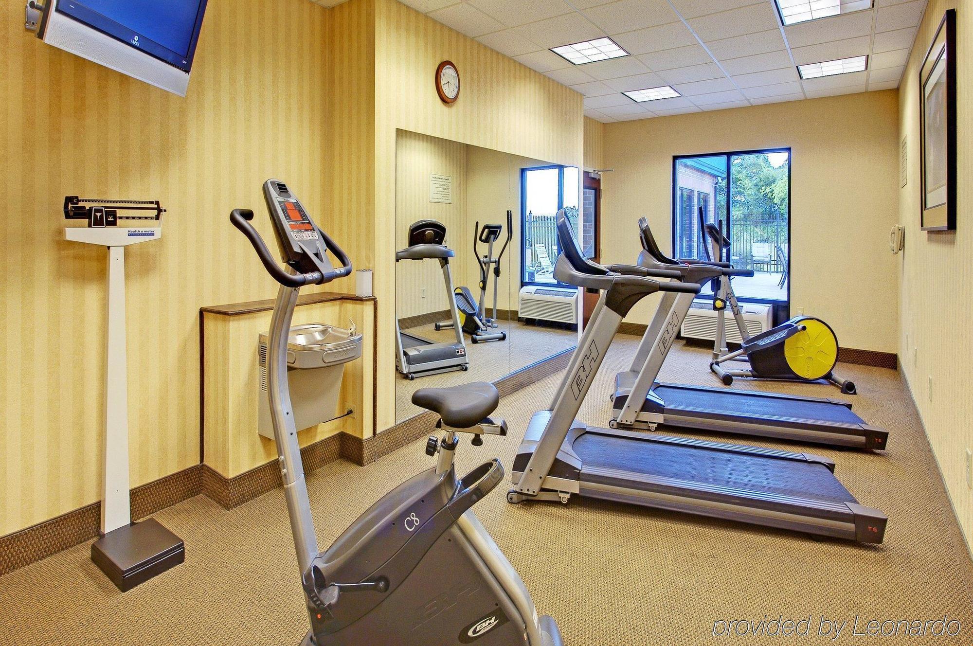 Holiday Inn Express & Suites Dyersburg By Ihg Bagian luar foto