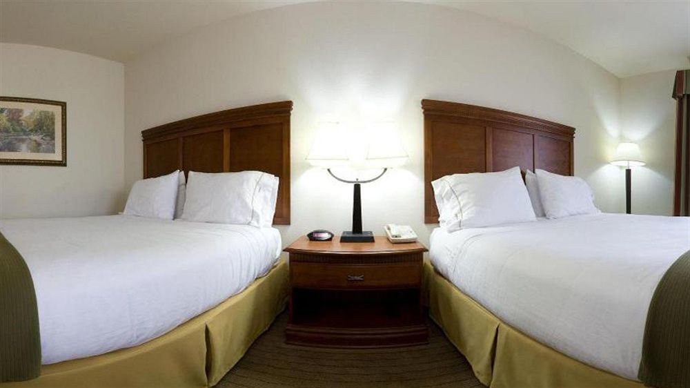 Holiday Inn Express & Suites Dyersburg By Ihg Bagian luar foto