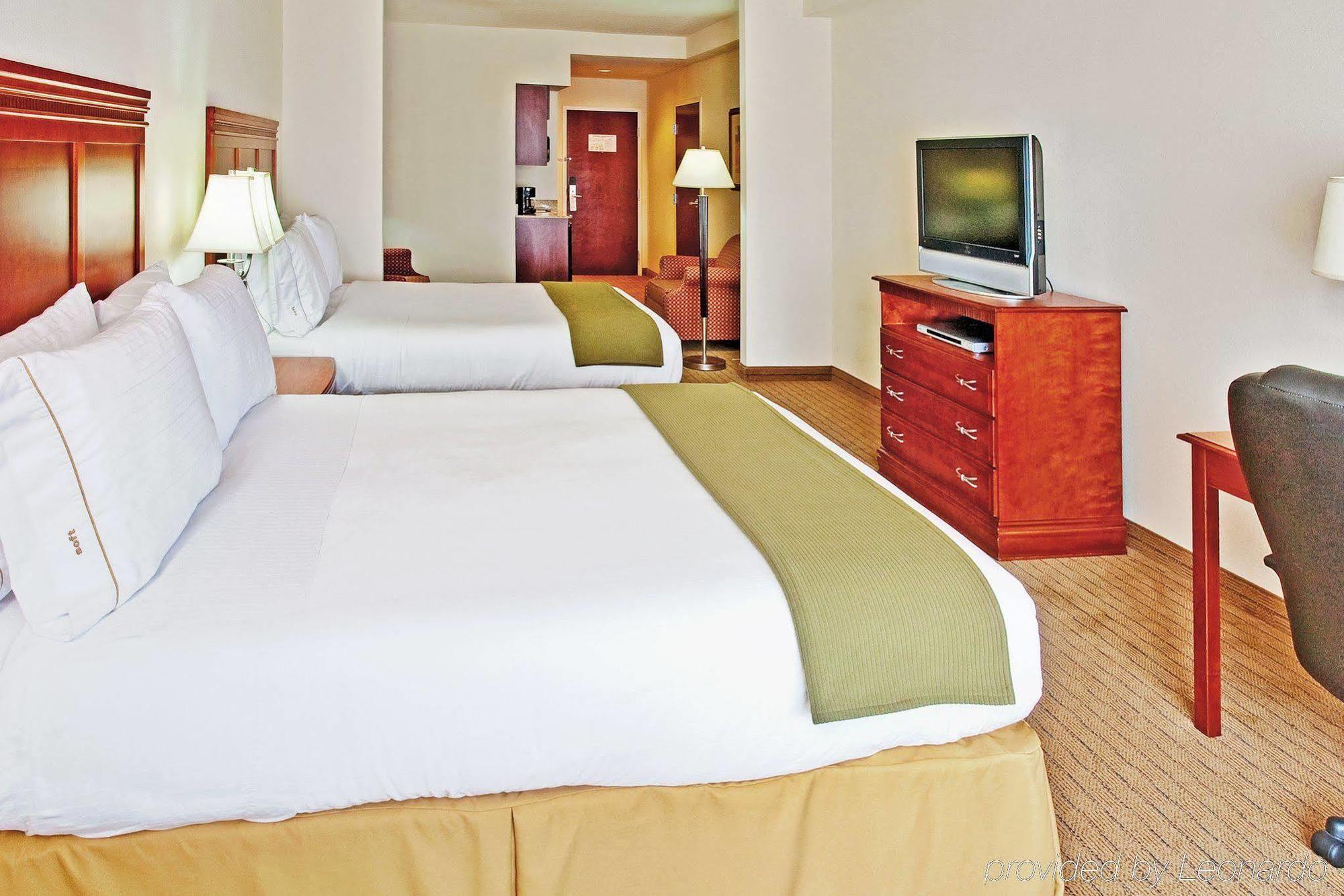 Holiday Inn Express & Suites Dyersburg By Ihg Ruang foto