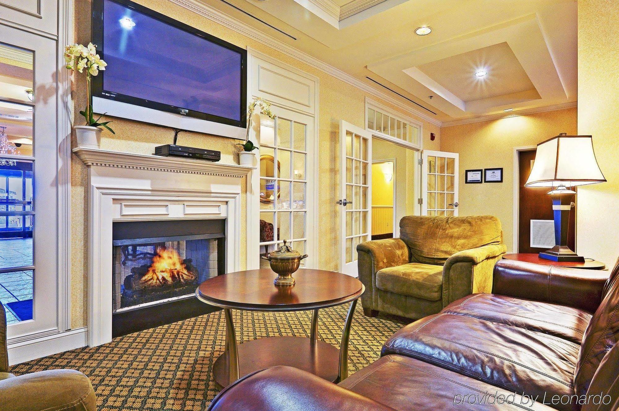 Holiday Inn Express & Suites Dyersburg By Ihg Bagian luar foto