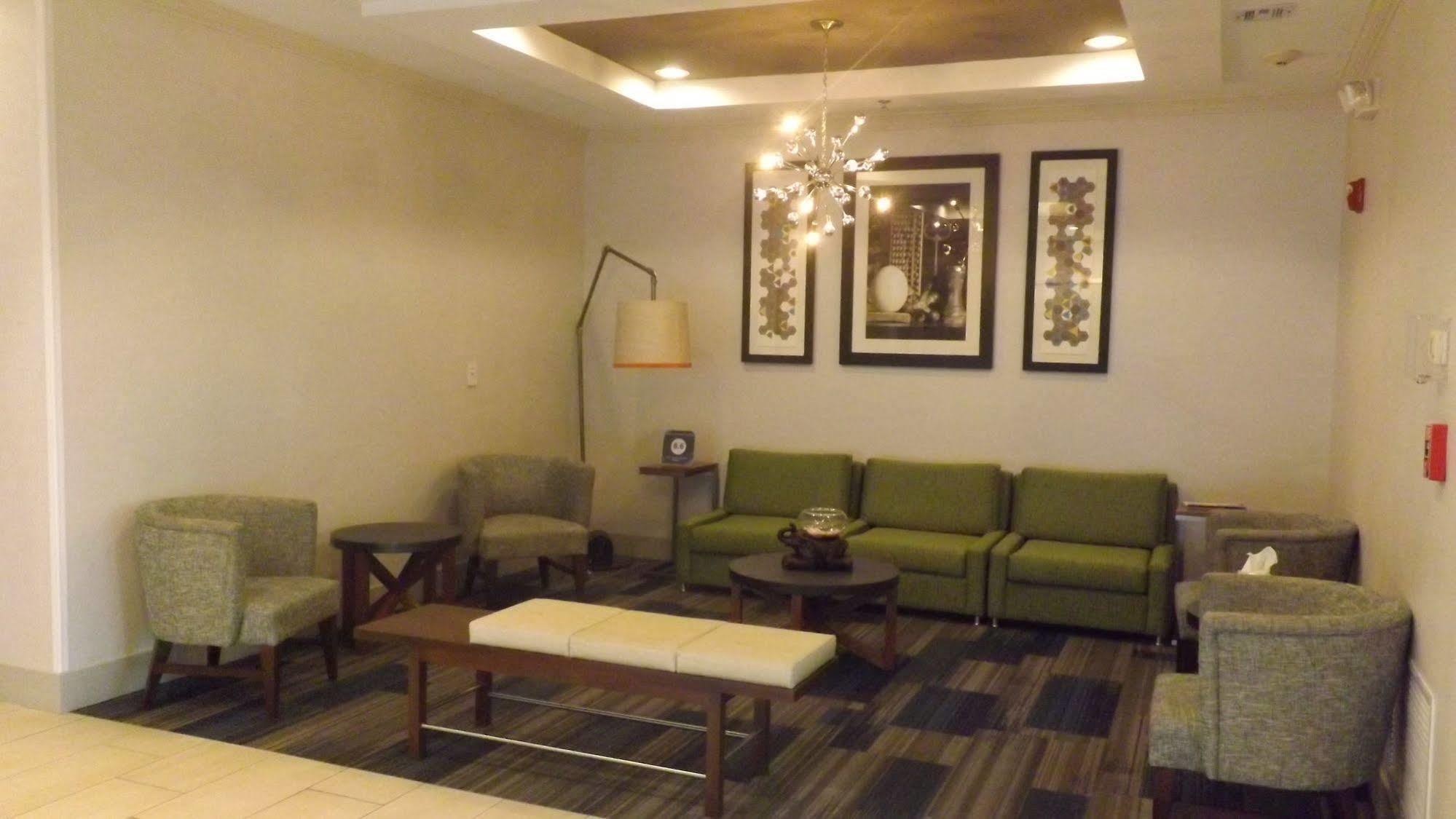 Holiday Inn Express & Suites Dyersburg By Ihg Bagian luar foto