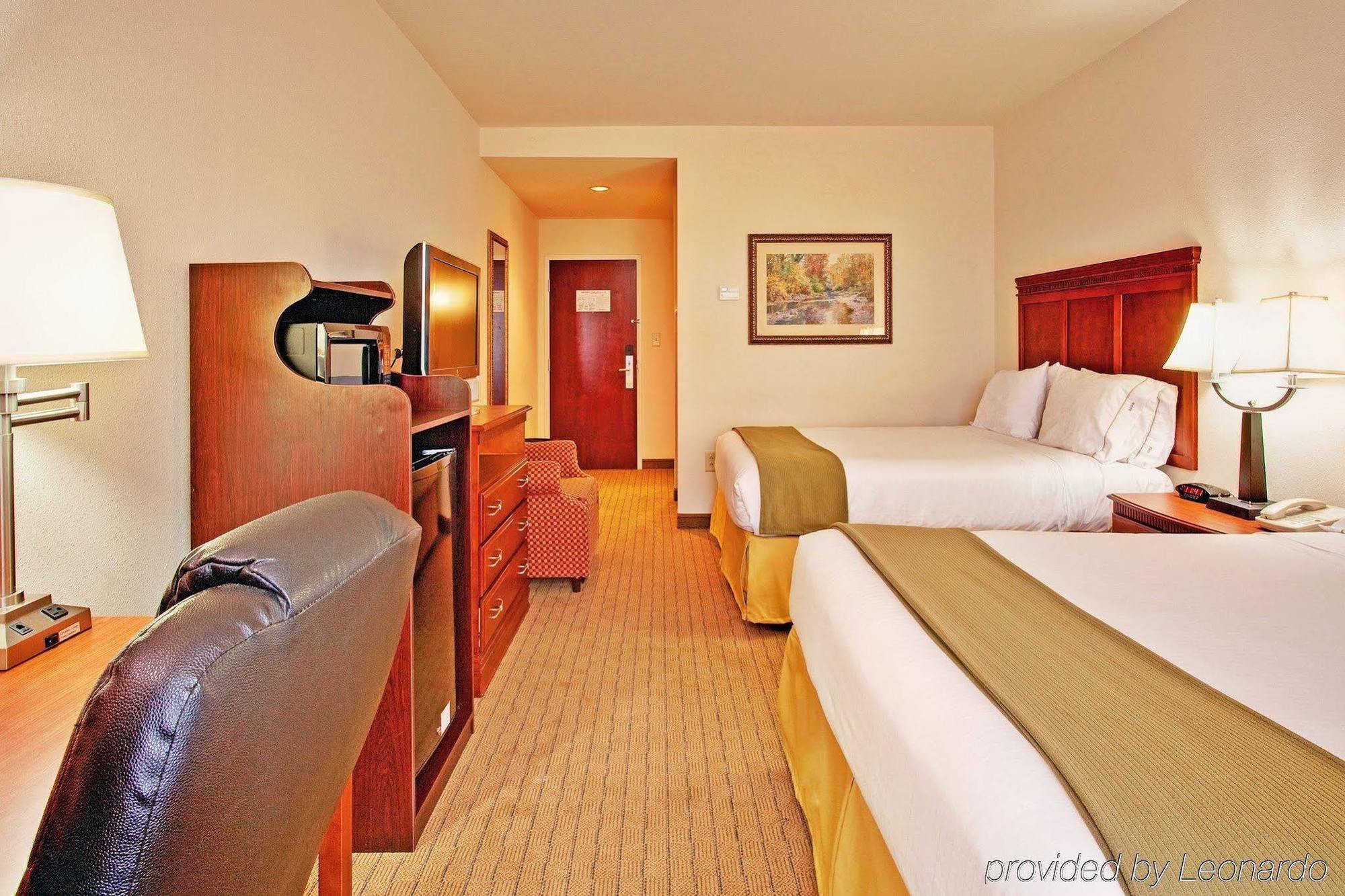 Holiday Inn Express & Suites Dyersburg By Ihg Bagian luar foto